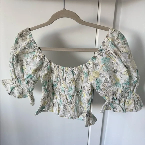 MinkPink Floral Puff Sleeve Top - Picture 4 of 4